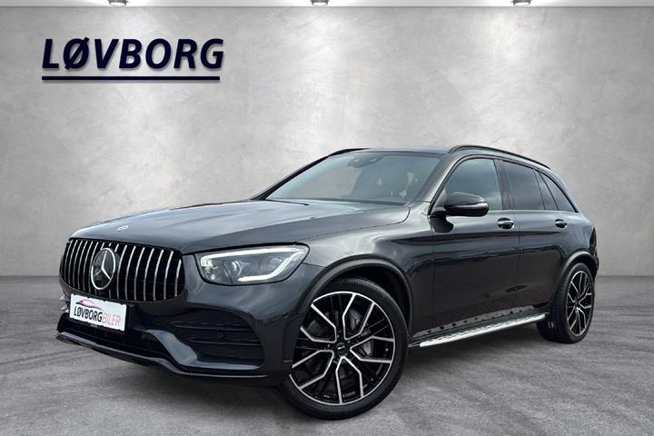 Grå Mercedes GLC400 d fra 2020