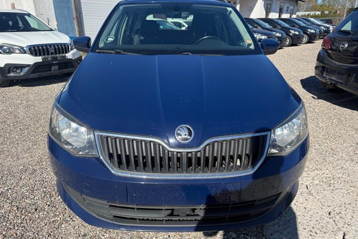 Blå Skoda Fabia fra 2017