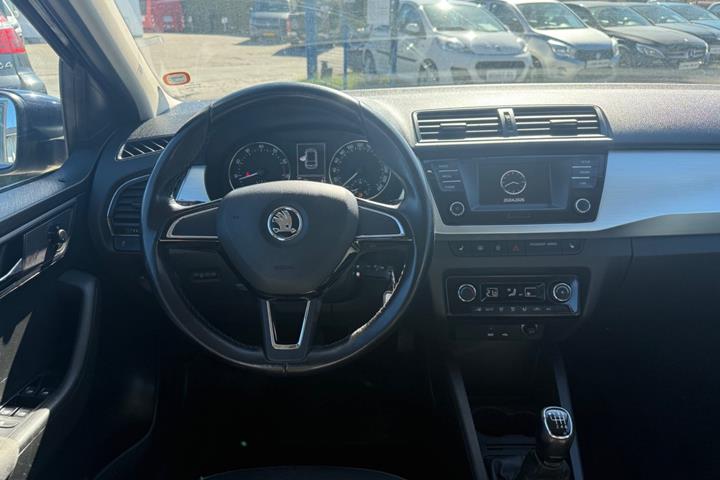 Blå Skoda Fabia fra 2017