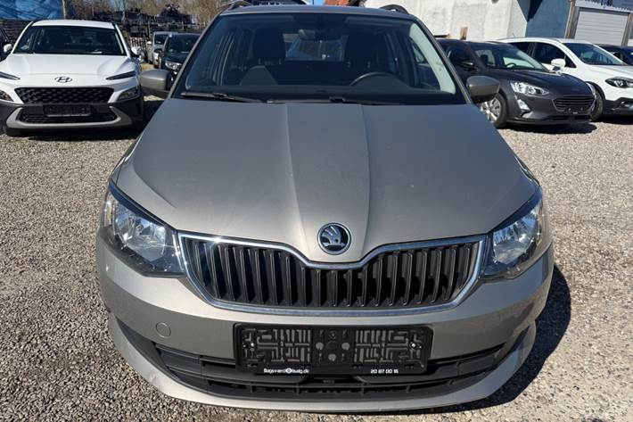 Beige Skoda Fabia fra 2016