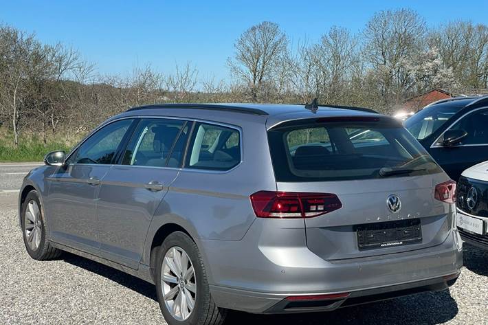 Sølv VW Passat fra 2020