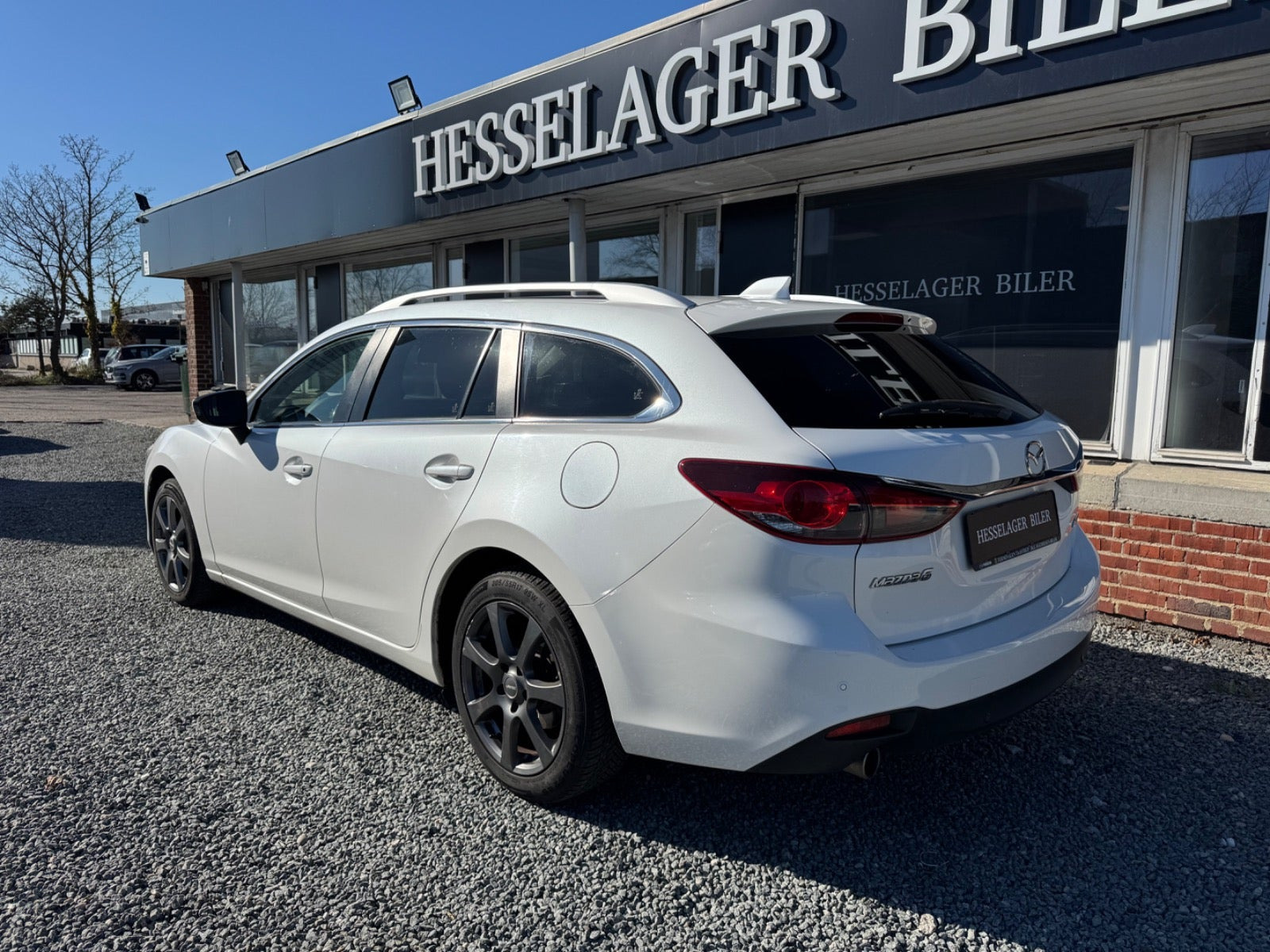 Hvid Mazda 6 fra 2013