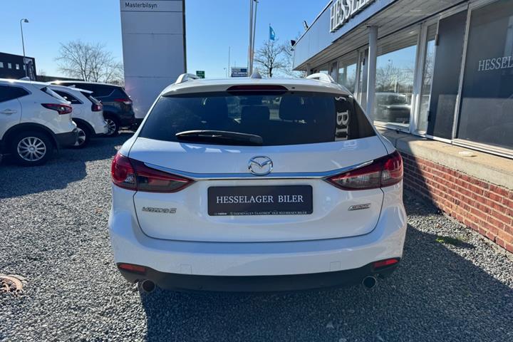 Hvid Mazda 6 fra 2013