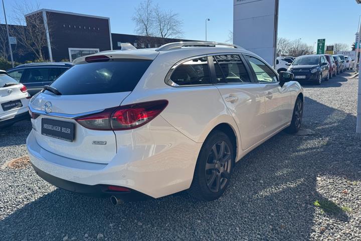 Hvid Mazda 6 fra 2013
