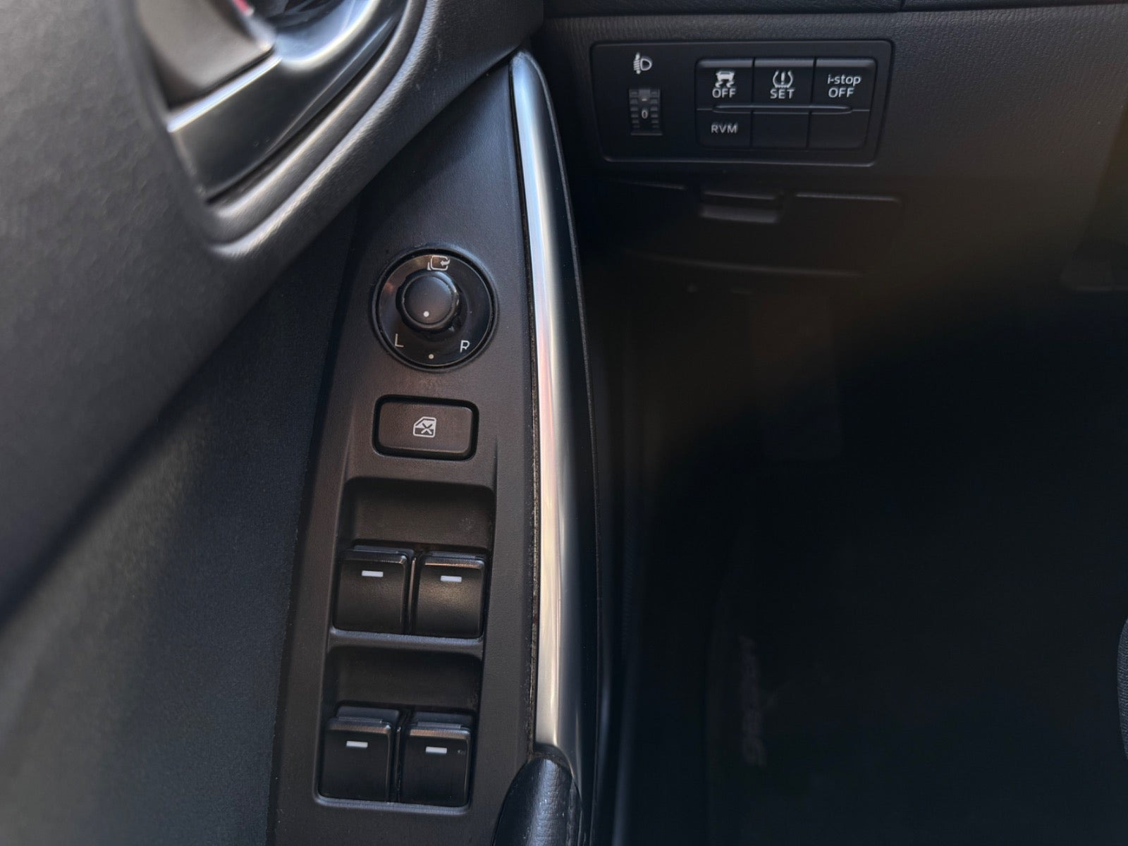 Hvid Mazda 6 fra 2013