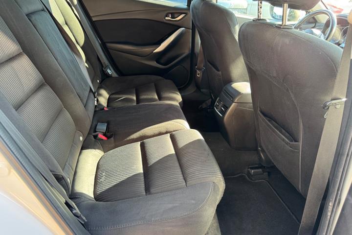 Hvid Mazda 6 fra 2013
