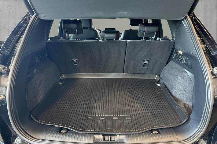 Sort Ford Kuga fra 2020