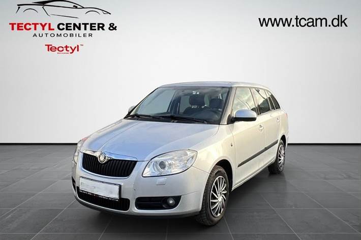 Sølv Skoda Fabia fra 2009