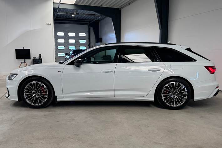 Hvid Audi A6 fra 2022