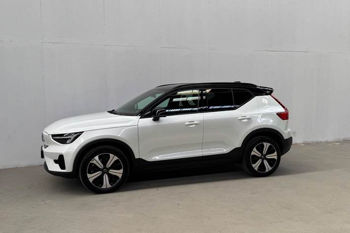 Hvid Volvo XC40 fra 2023