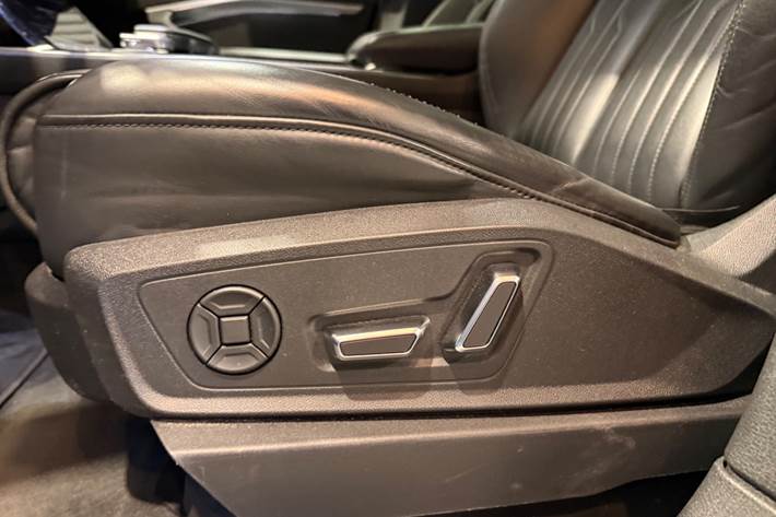 Grå Audi e-tron fra 2020