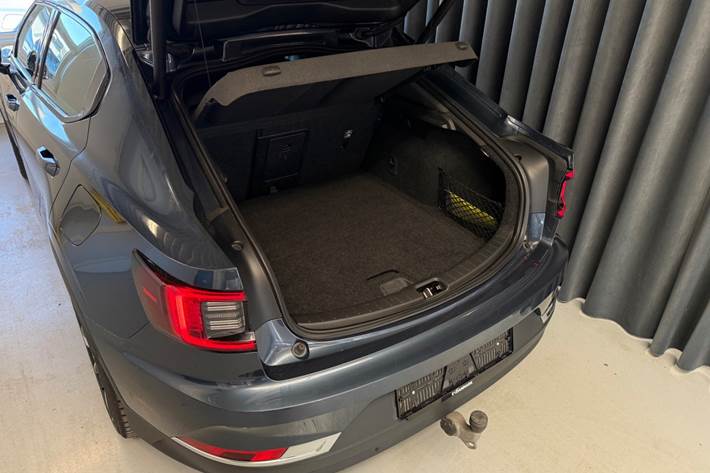 Blå Polestar 2 fra 2020