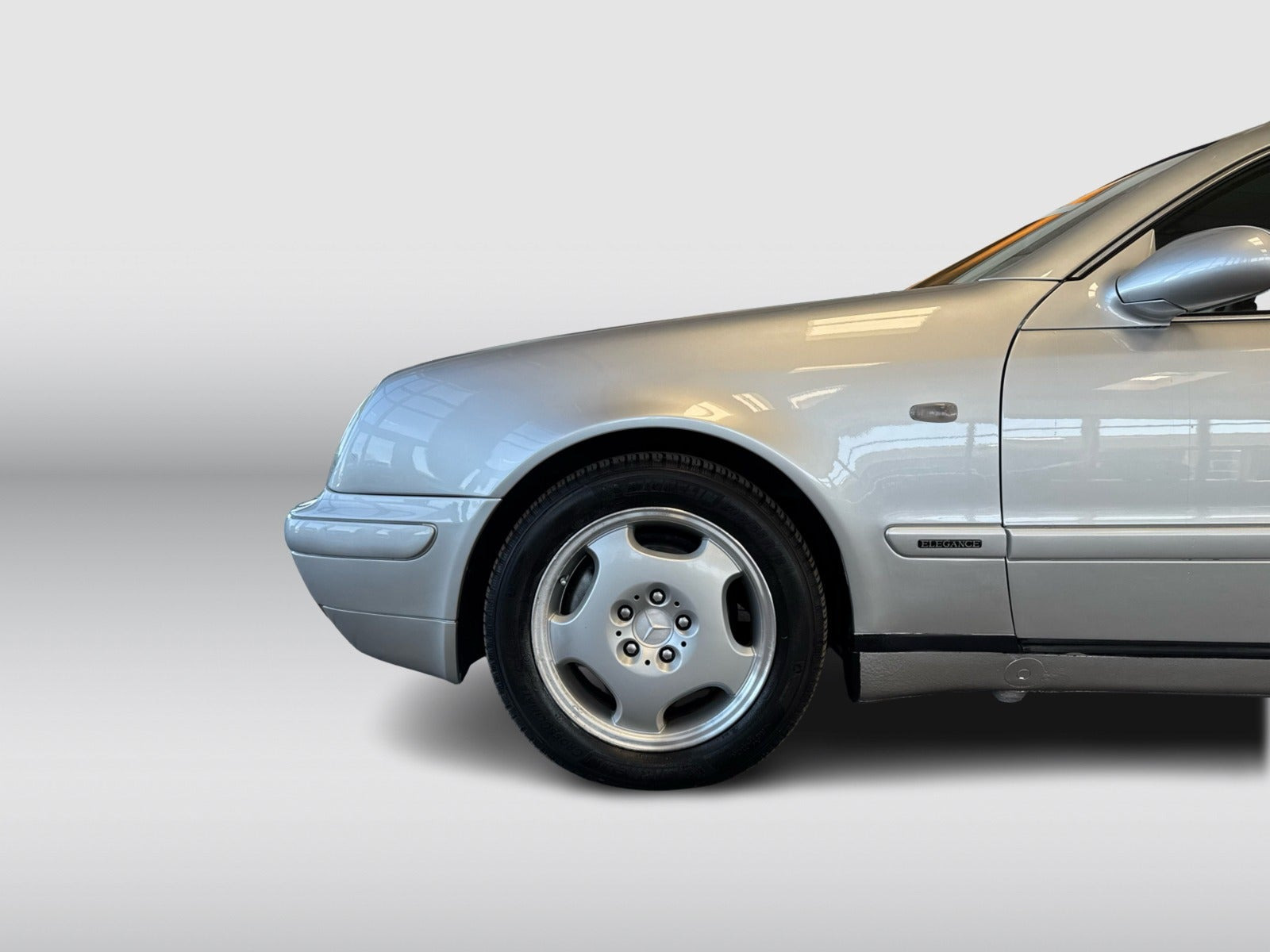Sølv Mercedes CLK200 fra 1998