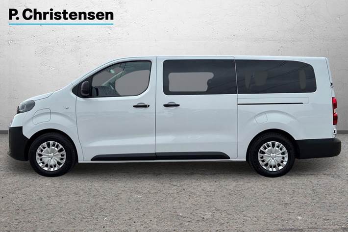 Hvid Toyota Proace Verso fra 2025