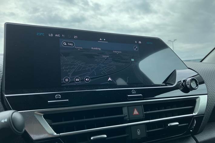 Grå Citroën ë-C4 X fra 2024