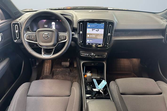 Sort Volvo XC40 fra 2023