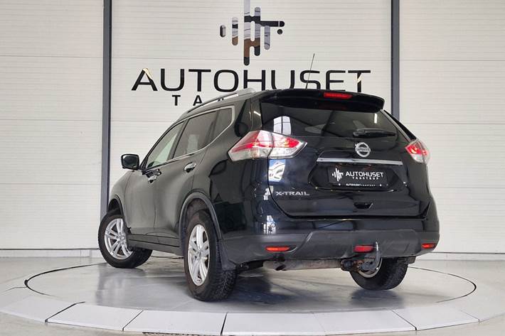 Sort Nissan X-Trail fra 2016