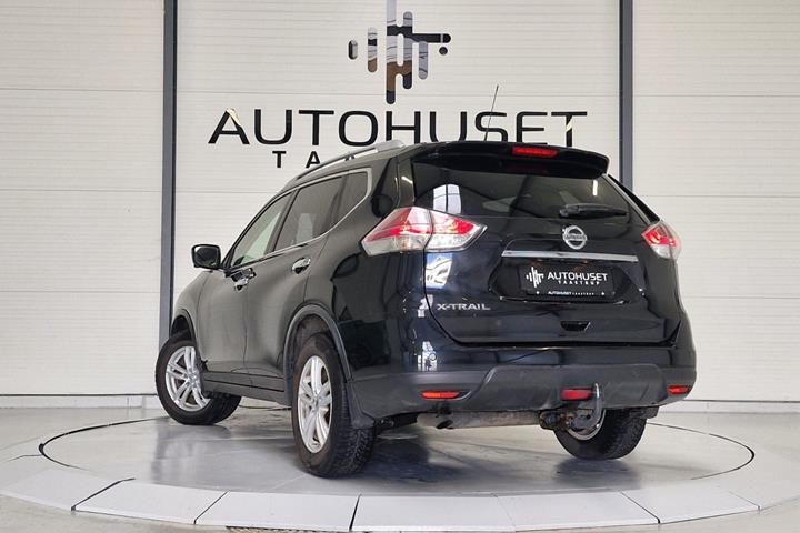 Sort Nissan X-Trail fra 2016