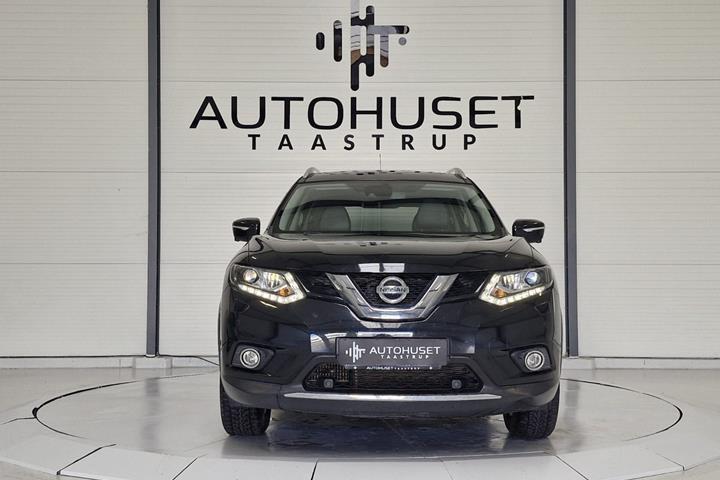 Sort Nissan X-Trail fra 2016