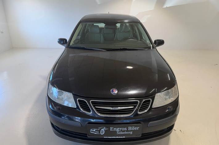 Sort Saab 9-3 fra 2007