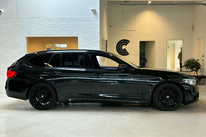 Sort BMW 520d fra 2020