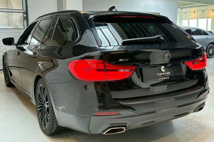 Sort BMW 520d fra 2020