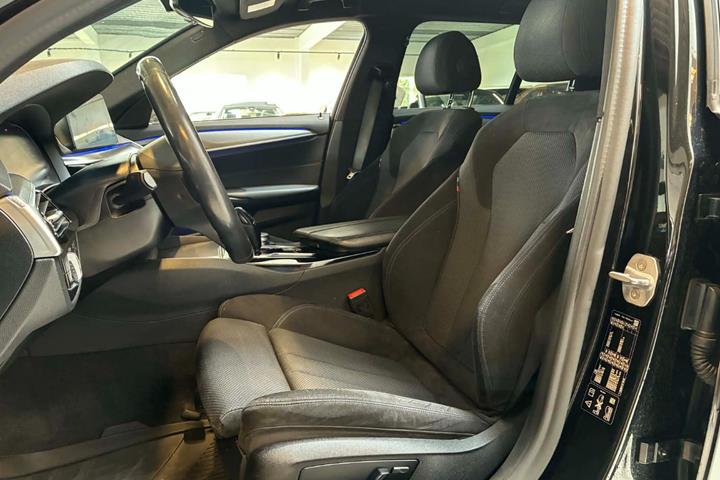 Sort BMW 520d fra 2020