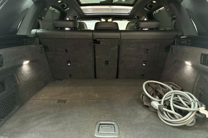 Sort BMW X5 fra 2023