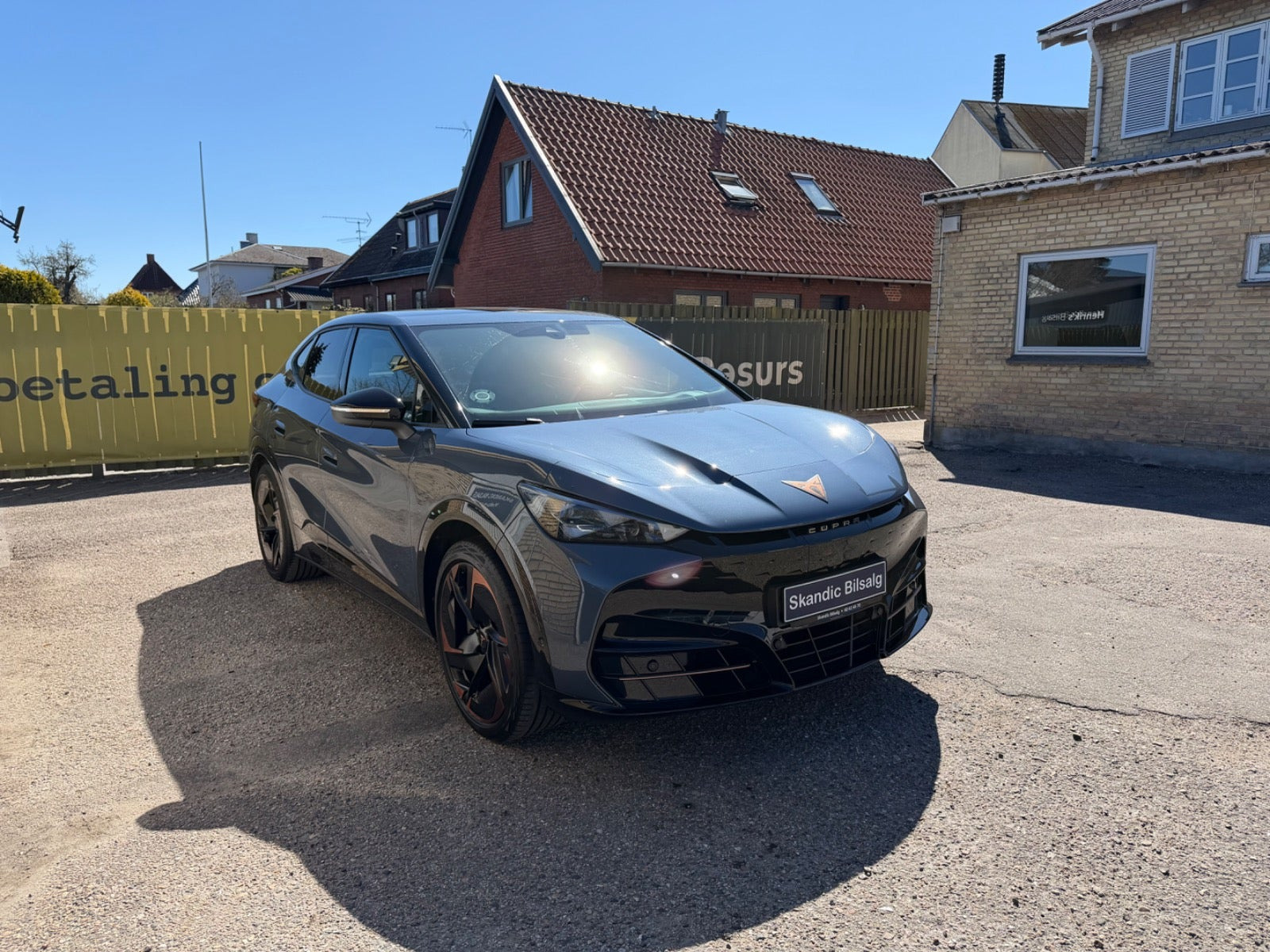 Blå Cupra Tavascan fra 2024