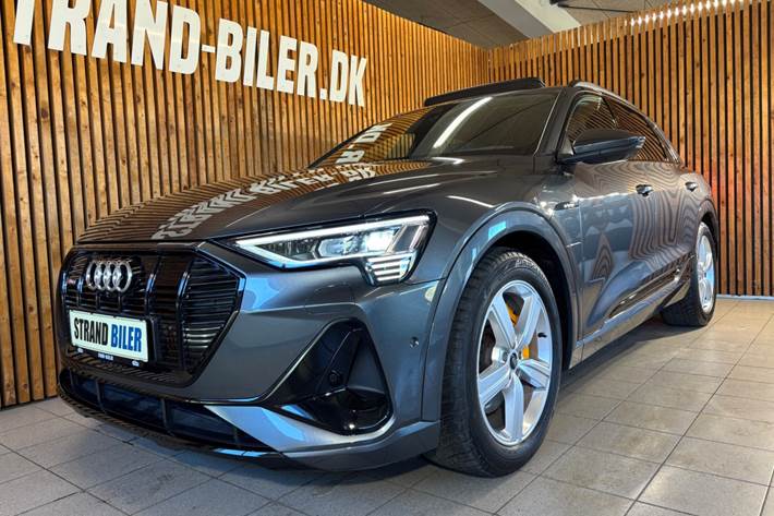 Grå Audi e-tron fra 2023
