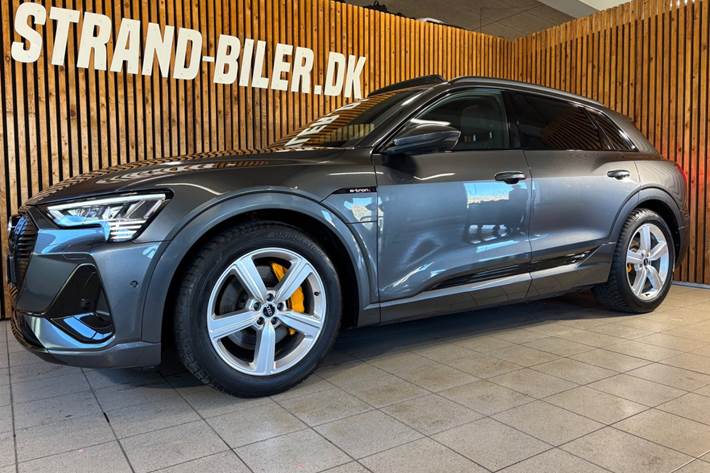 Grå Audi e-tron fra 2023