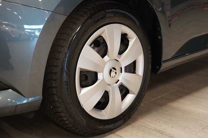 Grå Skoda Fabia fra 2021