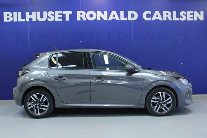 Grå Peugeot 208 fra 2020