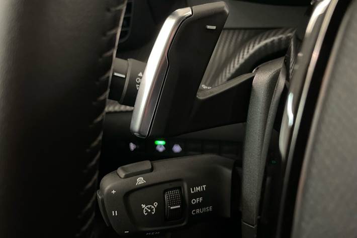 Sort Peugeot 2008 fra 2022