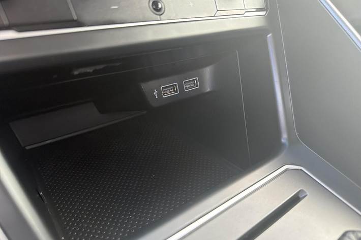 Sølv VW Polo fra 2020