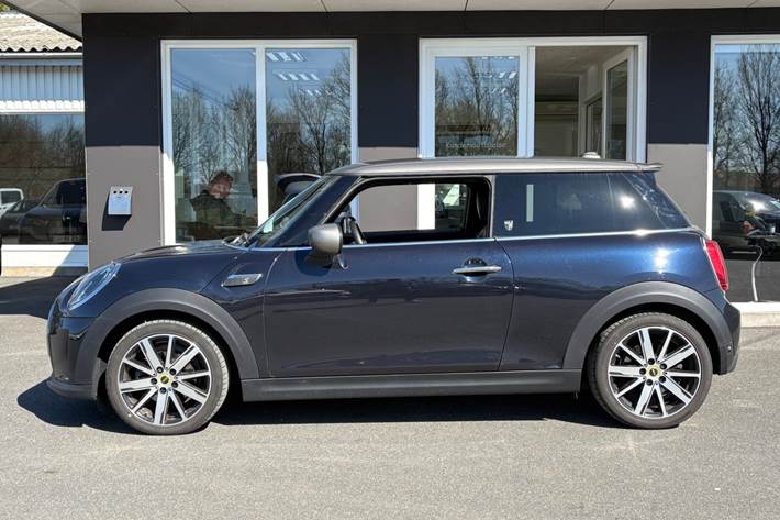 Blå Mini Cooper SE fra 2023