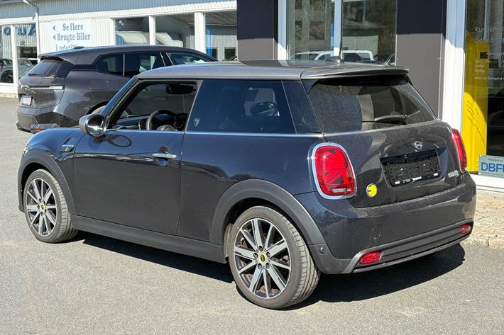 Blå Mini Cooper SE fra 2023