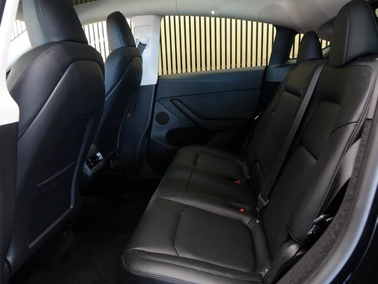 Tesla Model Y Long Range RWD