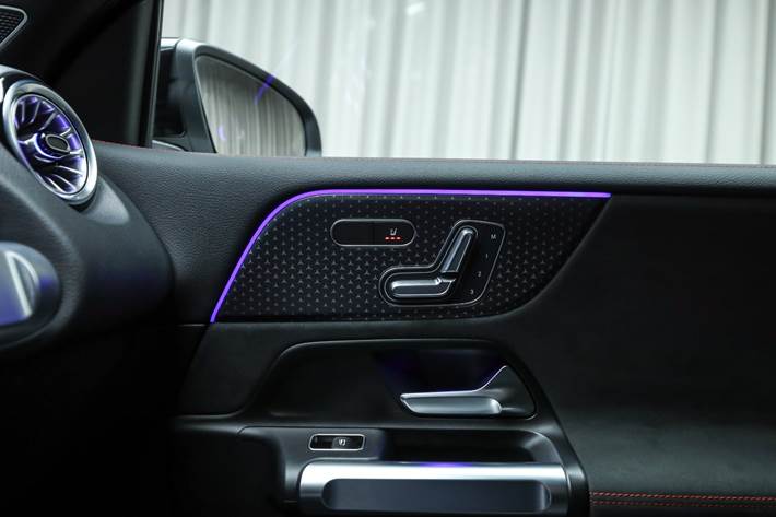 Sort Mercedes EQB250+ fra 2026