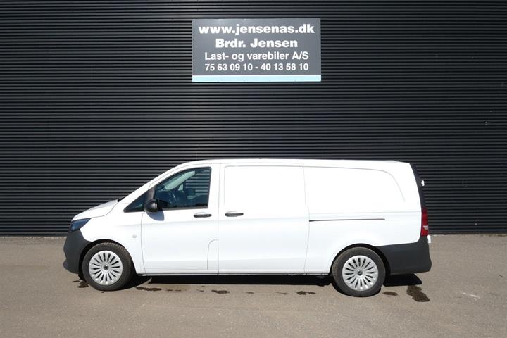 Hvid Mercedes Vito 114 fra 2025