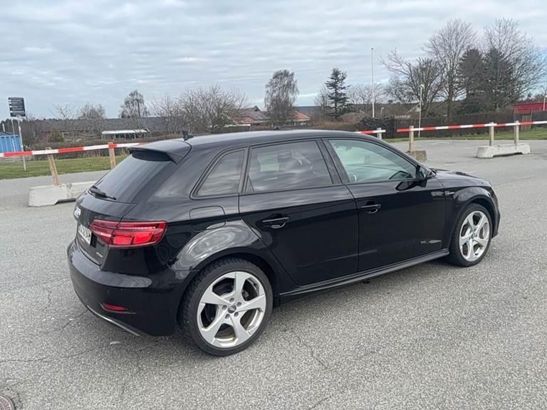 Audi A3 1,4 e-tron S-line Sportback S-tr.