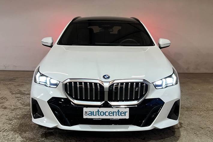 Hvid BMW i5 fra 2025