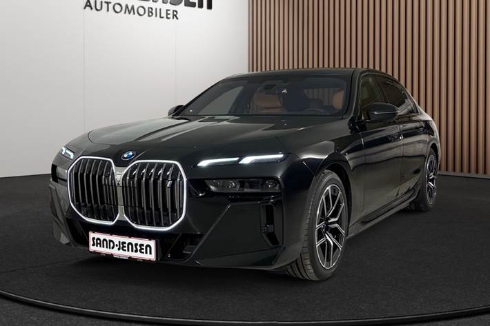 Sort BMW i7 fra 2026 set udefra