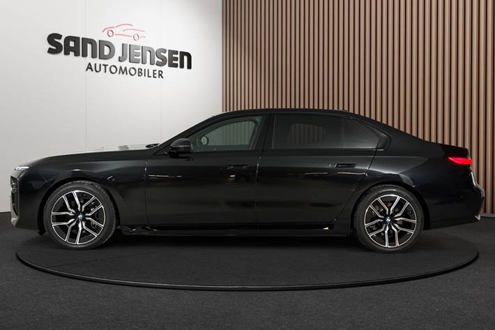 Sort BMW i7 fra 2026
