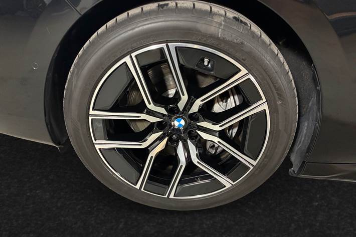 Sort BMW i7 fra 2026