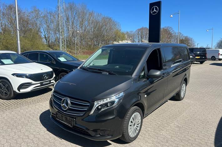 Grå Mercedes Vito 114 fra 2022
