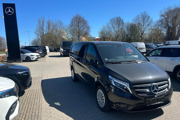 Grå Mercedes Vito 114 fra 2022