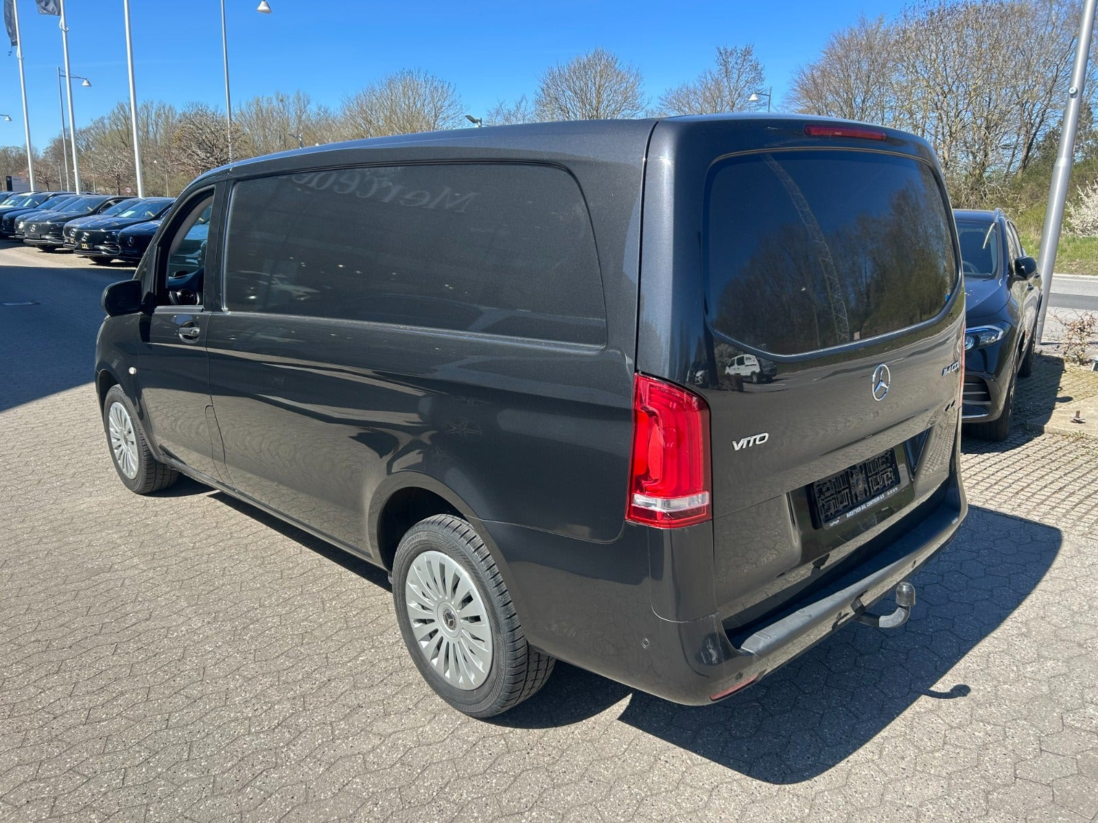 Grå Mercedes Vito 114 fra 2022