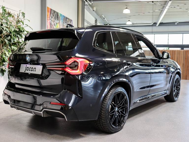 BMW iX3 Charged Plus M-Sport