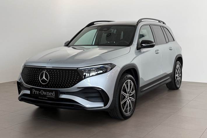 Sølv Mercedes EQB250+ fra 2025 set udefra